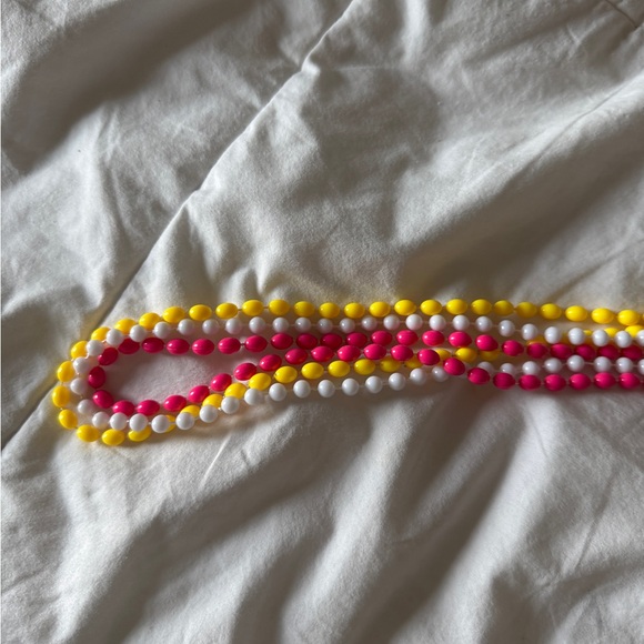 Pack of 3 Beaded Necklaces Pink Yellow White - Picture 6 of 7